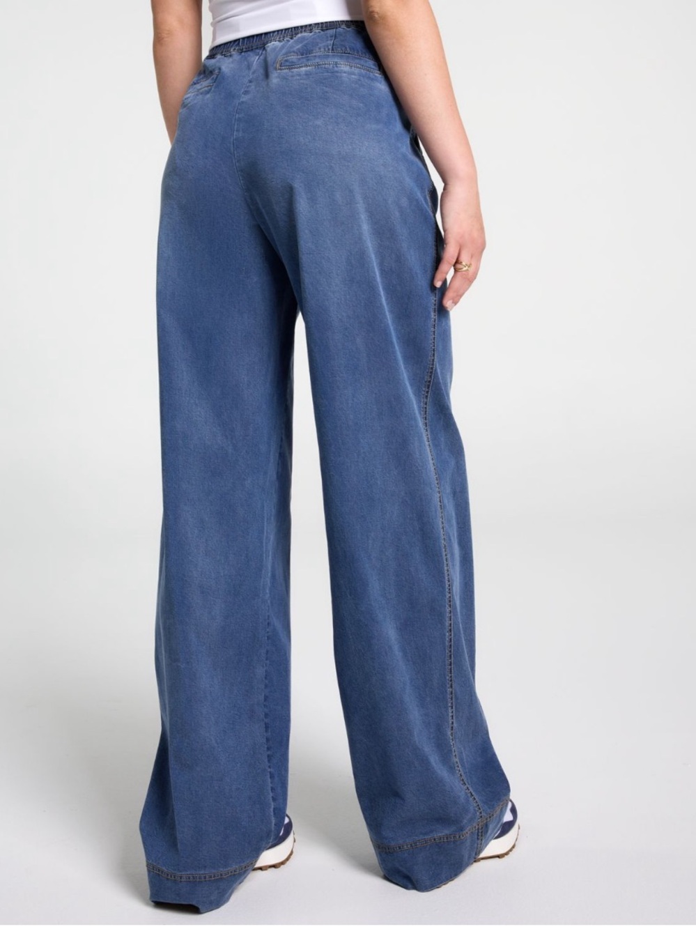 Wide Leg Blue Denim Jeans - CALIA